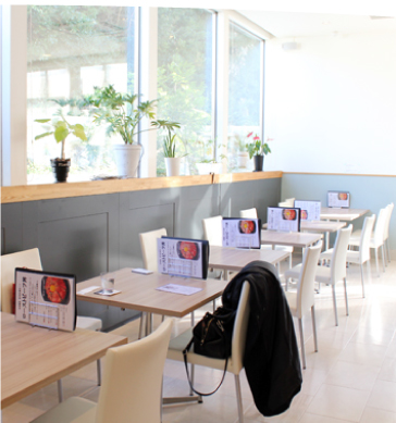 V's FORT CAFE(ヴィーズフォートカフェ) 店内