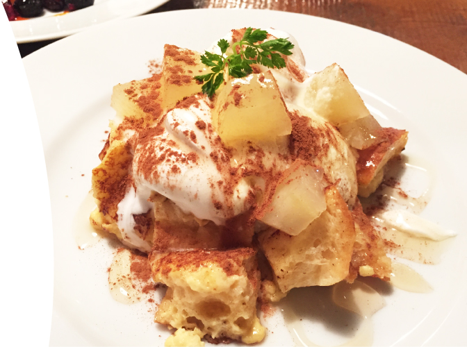 カフェ・ノリーノ (Cafe NORYNO) りんごの自家製コンポートとハニーシナモンのフレンチトースト
