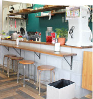 おでかけ糸島 いちご狩り cafe TANNAL(カフェタンナル) 店内