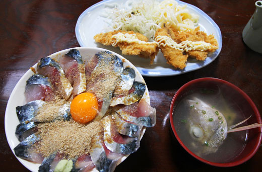 雑魚 ごまサバ丼