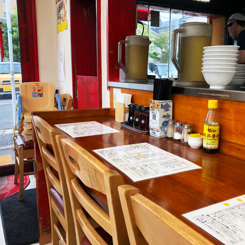 黄金の福ワンタン まくり 店内