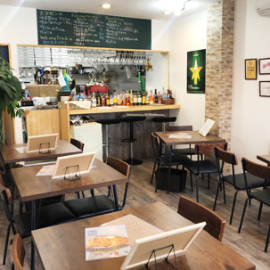 カフェ&バル フェリーチェ 店内