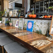 Cafe & bar Brisa do(ブリーザ・ド) 店内