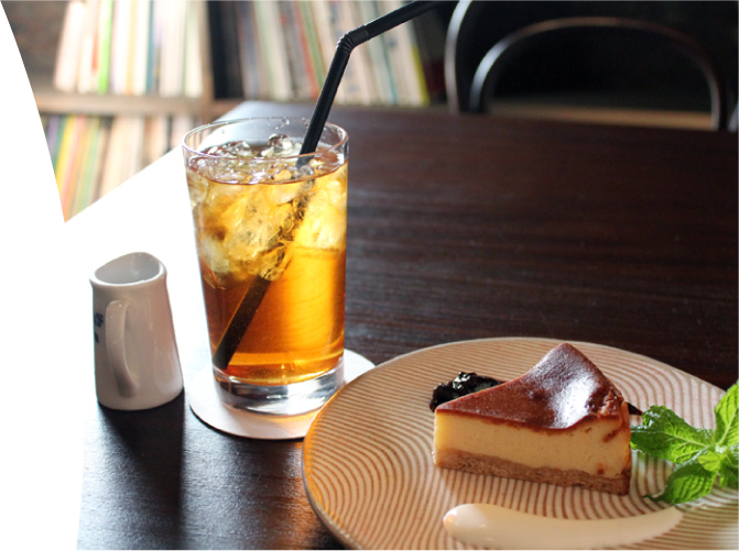 安蔵里かふぇ デザートセット(ベイクドチーズケーキ・アールグレイティー)