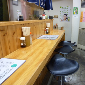 よつば屋　店内