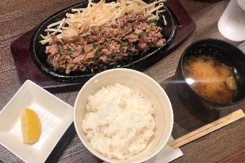 天神ホルモン　豚ねぎ塩定食