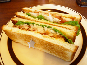 星乃珈琲店 照り焼きチキンのトーストサンド 580円
